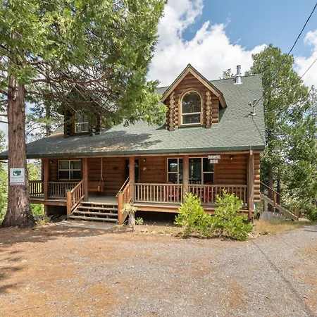 Log Cabin Hideaway